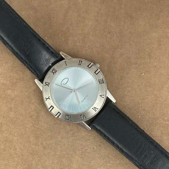 Oscar de la Renta Vintage Watch Silver Tone Black Inch leather Strap